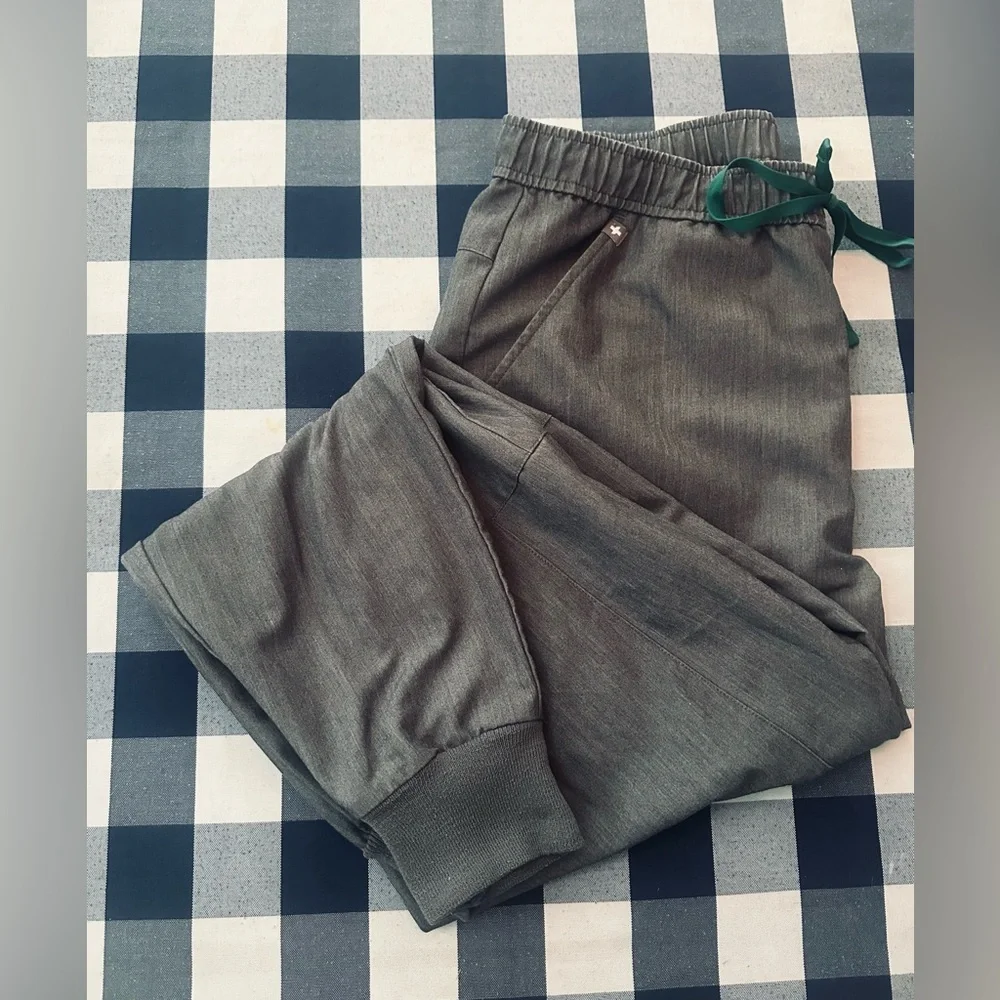 Men’s Figs Tansen Jogger Scrub Pant size Large